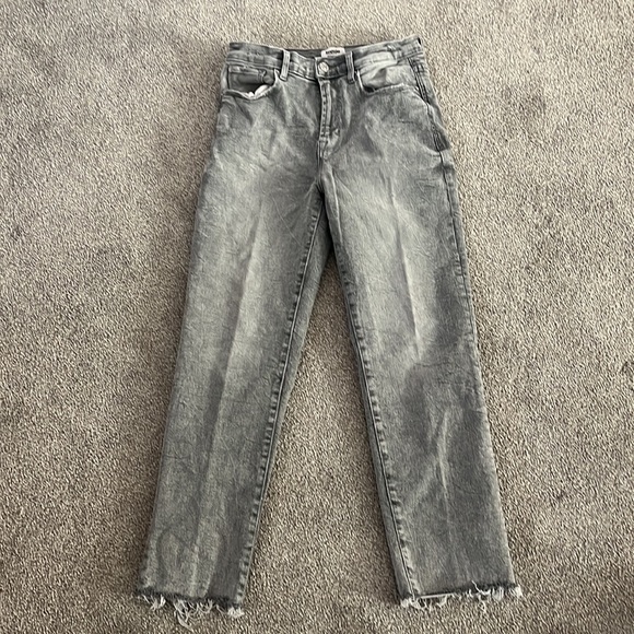 Size 8 or 29 Gray Kenzie Crop Jeans.  Like new condition. - Picture 4 of 5